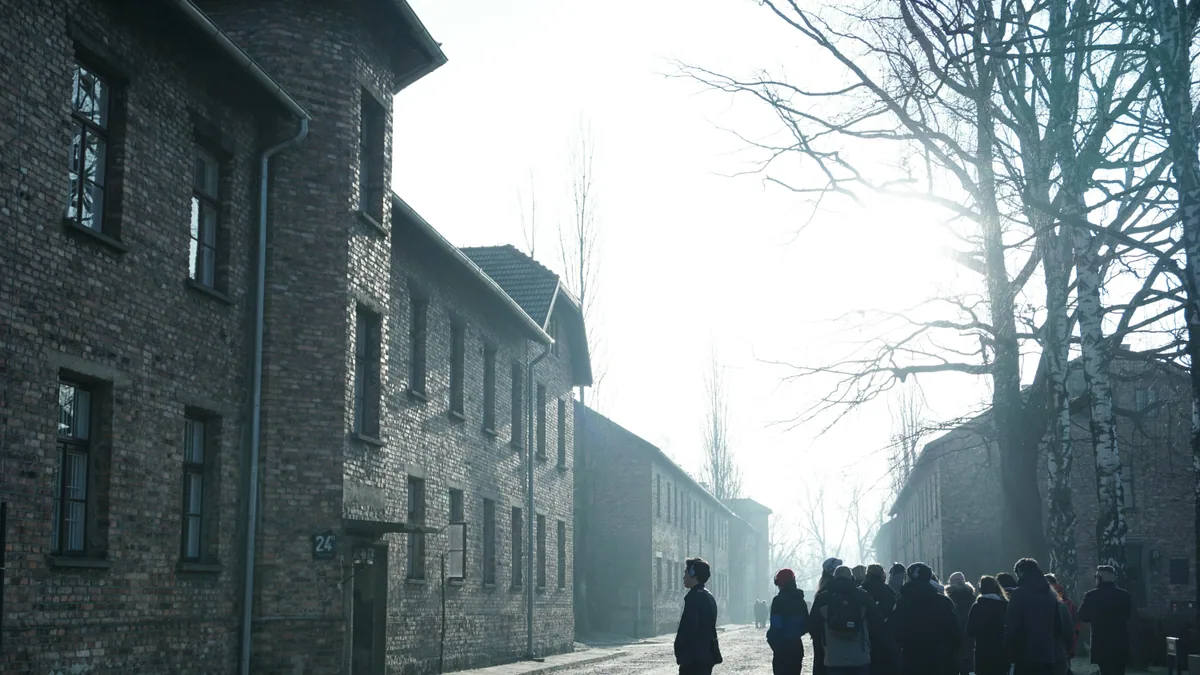 visuel secondaire sur Auschwitz depuis cracovie
