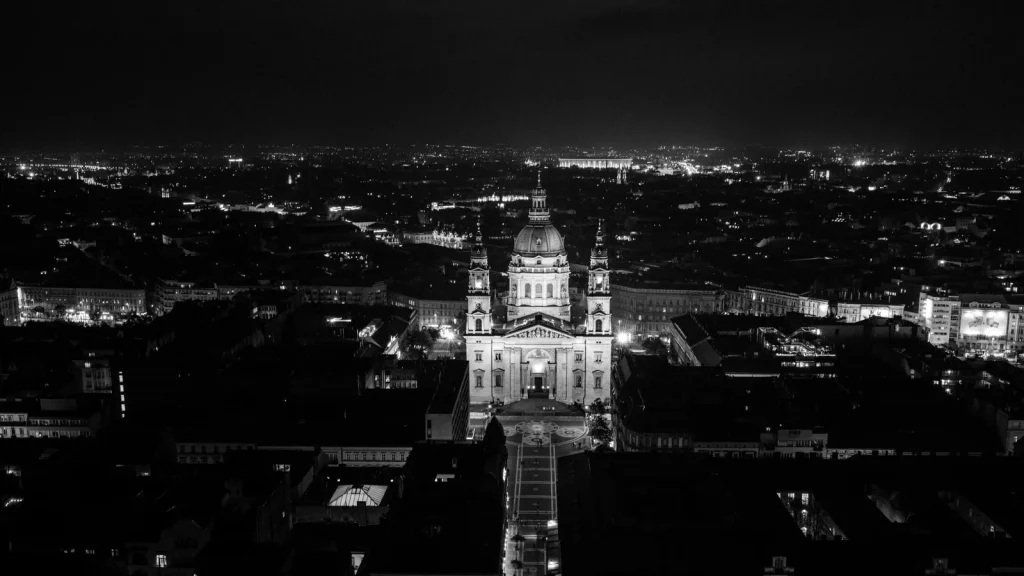 visuel principal sur Budapest premiere fois