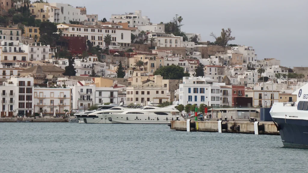 visuel principal sur Où dormir à Ibiza ?